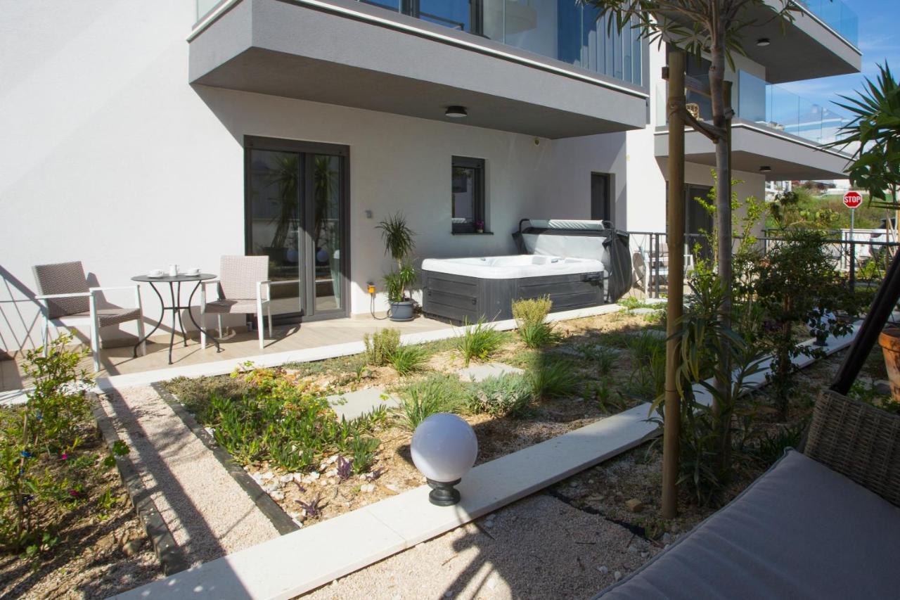 Studio And Hot Tub Split Exterior foto